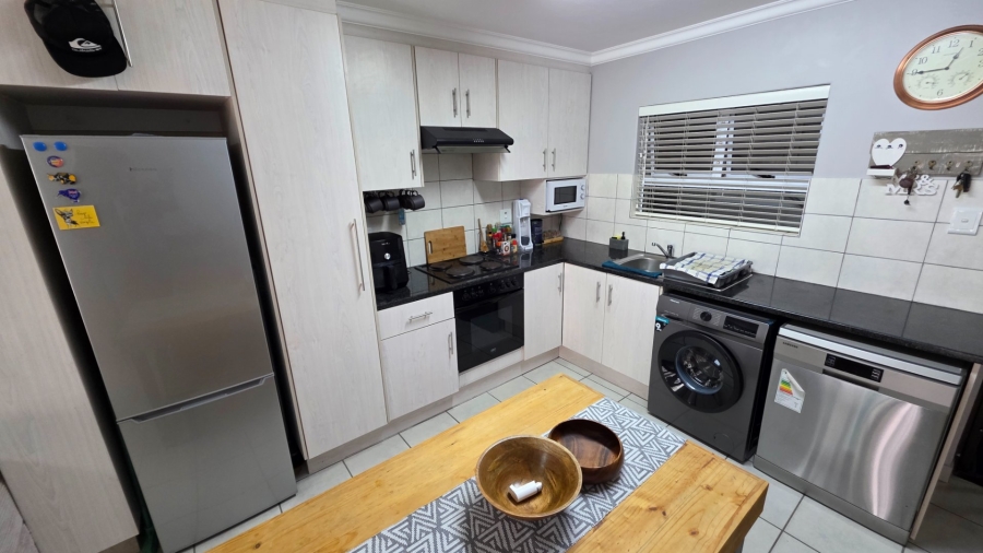 2 Bedroom Property for Sale in Island View Western Cape